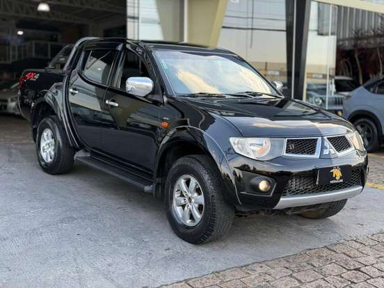 MITSUBISHI-L200 TRITON-3.2 HPE 4X4 CD 16V TURBO INTERCOOLER DIESEL 4P AUTOMÁTICO MITSUBISHI-L200 TRITON-2011