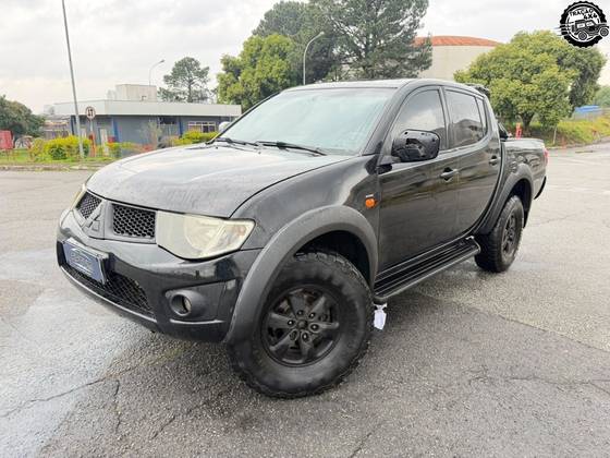 MITSUBISHI L200 TRITON 3.2 HPE 4X4 CD 16V TURBO INTERCOOLER DIESEL 4P AUTOMÁTICO