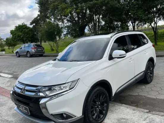 MITSUBISHI-OUTLANDER-2.0 16V GASOLINA 4P AUTOMÁTICO MITSUBISHI-OUTLANDER-2015