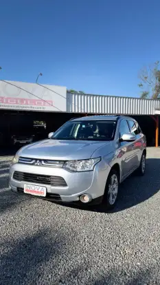 MITSUBISHI-OUTLANDER-2013