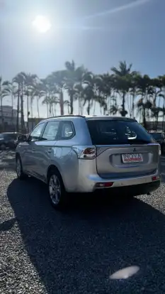 MITSUBISHI-OUTLANDER-2.0 16V GASOLINA 4P AUTOMÁTICO MITSUBISHI-OUTLANDER-2013