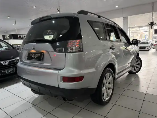 MITSUBISHI-OUTLANDER-2.0 16V GASOLINA 4P AUTOMÁTICO MITSUBISHI-OUTLANDER-2013