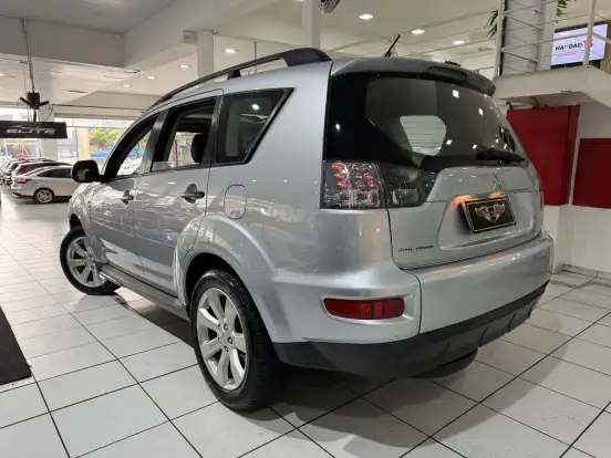 MITSUBISHI-OUTLANDER-2.0 16V GASOLINA 4P AUTOMÁTICO MITSUBISHI-OUTLANDER-2013