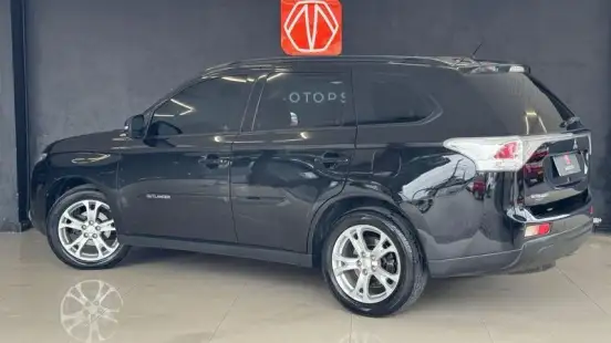 MITSUBISHI-OUTLANDER-2014