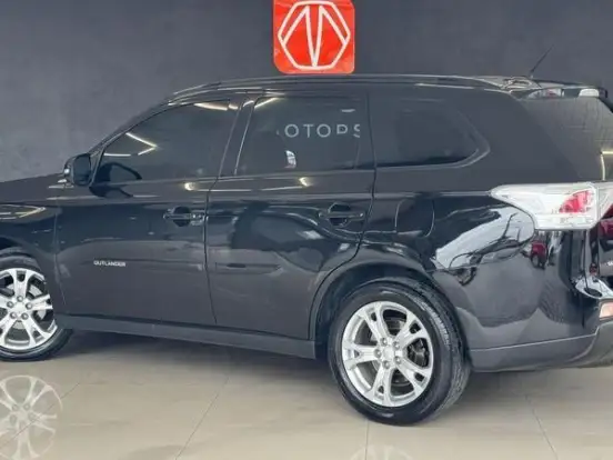 MITSUBISHI-OUTLANDER-2.0 16V GASOLINA 4P AUTOMÁTICO MITSUBISHI-OUTLANDER-2014