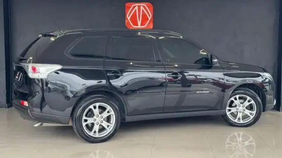 MITSUBISHI-OUTLANDER-2014