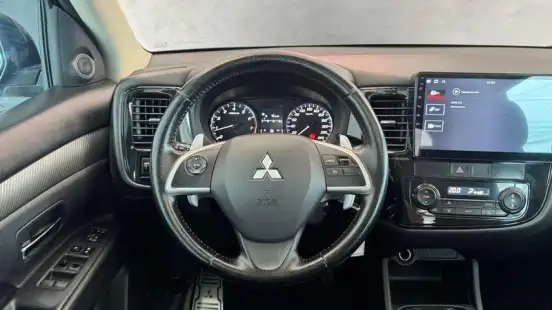 MITSUBISHI-OUTLANDER-2014