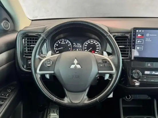 MITSUBISHI-OUTLANDER-2.0 16V GASOLINA 4P AUTOMÁTICO MITSUBISHI-OUTLANDER-2014