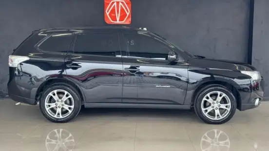 MITSUBISHI-OUTLANDER-2014