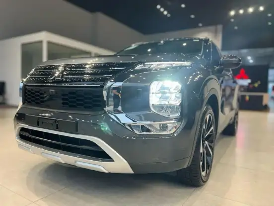 MITSUBISHI-OUTLANDER-2025