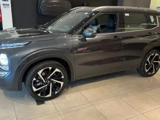 MITSUBISHI-OUTLANDER-2.4 PHEV SIGNATURE S-AWC DHT MITSUBISHI-OUTLANDER-2025