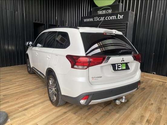 MITSUBISHI-OUTLANDER-2015