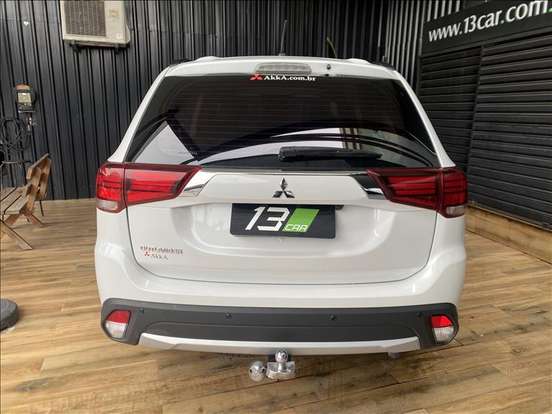 MITSUBISHI-OUTLANDER-2015