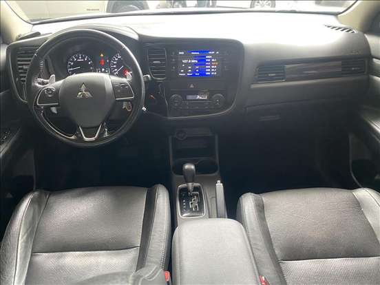 MITSUBISHI-OUTLANDER-2015