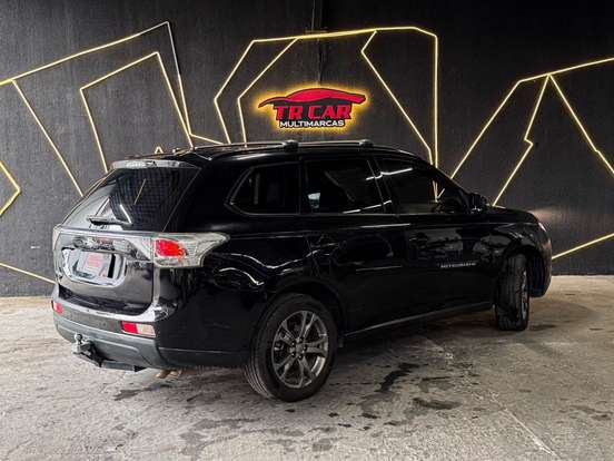 MITSUBISHI-OUTLANDER-2014