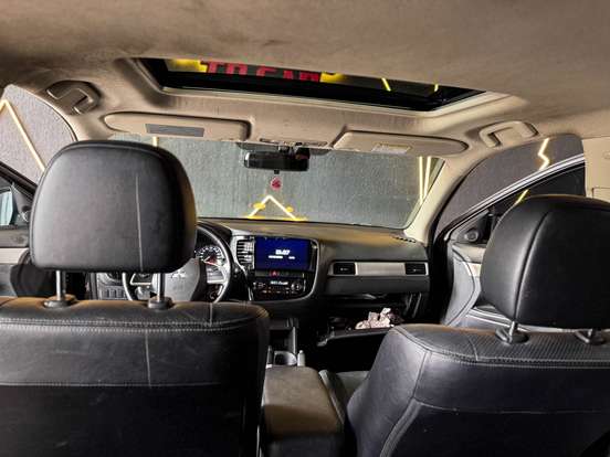 MITSUBISHI-OUTLANDER-2014