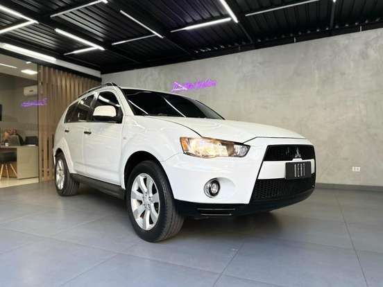MITSUBISHI-OUTLANDER-2011
