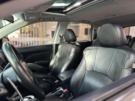 MITSUBISHI-OUTLANDER-2011