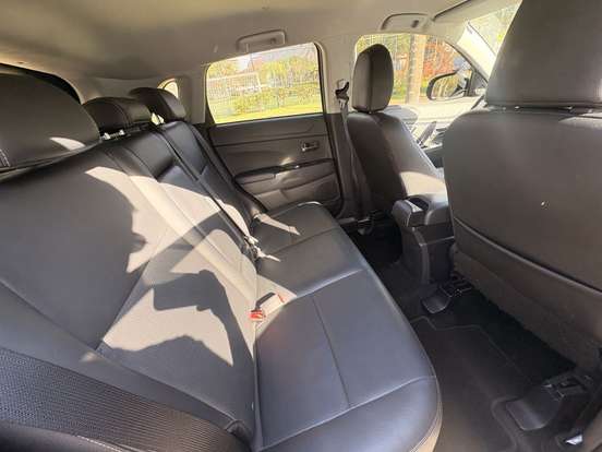MITSUBISHI-OUTLANDER-2021