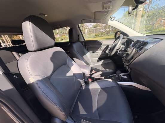 MITSUBISHI-OUTLANDER-2021