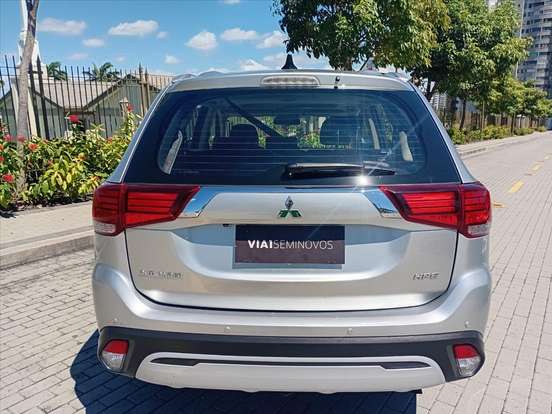 MITSUBISHI-OUTLANDER-2019