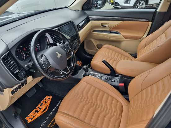 MITSUBISHI-OUTLANDER-2015