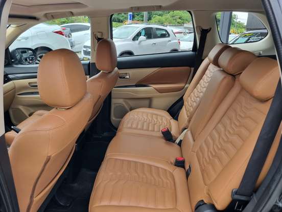 MITSUBISHI-OUTLANDER-2.2 4X4 16V DIESEL 4P AUTOMÁTICO MITSUBISHI-OUTLANDER-2015