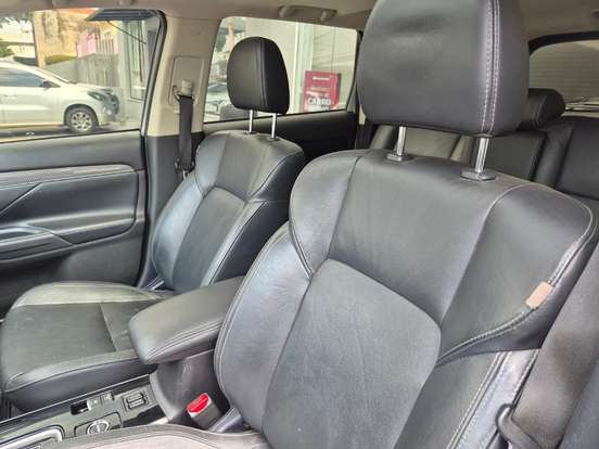 MITSUBISHI-OUTLANDER-2019