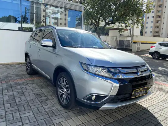 MITSUBISHI-OUTLANDER-3.0 GT 4X4 V6 24V GASOLINA 4P AUTOMÁTICO MITSUBISHI-OUTLANDER-2016
