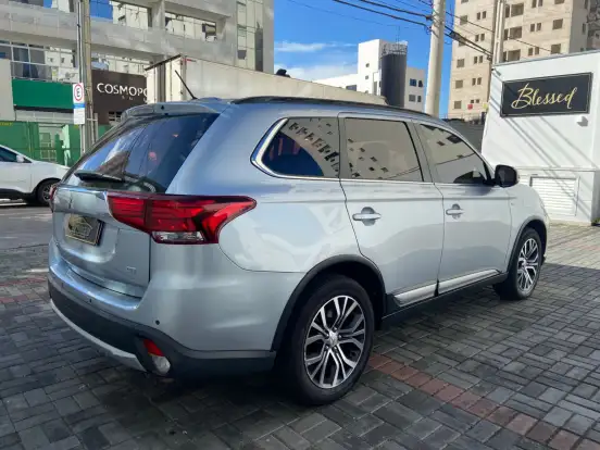 MITSUBISHI-OUTLANDER-2016