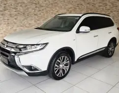 MITSUBISHI OUTLANDER 3.0 GT 4X4 V6 24V GASOLINA 4P AUTOMÁTICO MITSUBISHI OUTLANDER 3.0 GT 4X4 V6 24V GASOLINA 4P AUTOMÁTICO