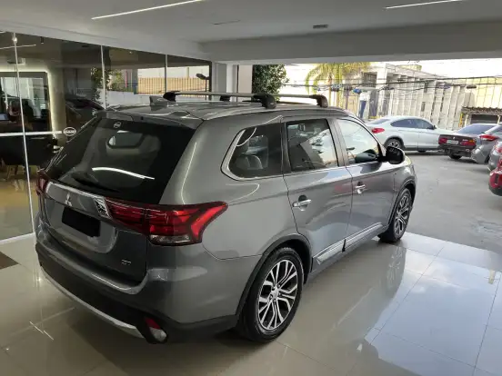 MITSUBISHI-OUTLANDER-3.0 GT 4X4 V6 24V GASOLINA 4P AUTOMÁTICO MITSUBISHI-OUTLANDER-2016