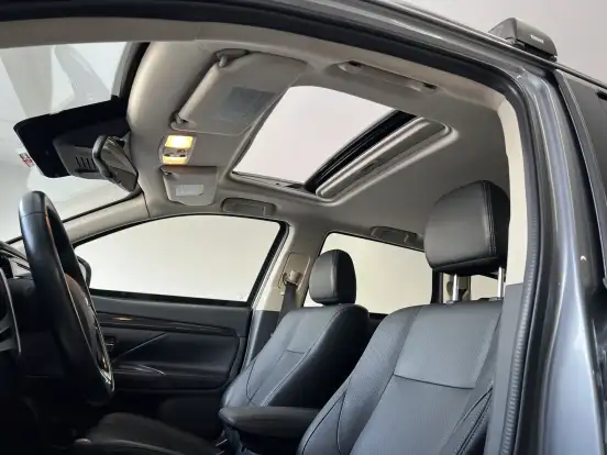 MITSUBISHI-OUTLANDER-3.0 GT 4X4 V6 24V GASOLINA 4P AUTOMÁTICO MITSUBISHI-OUTLANDER-2016