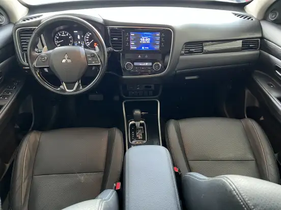 MITSUBISHI-OUTLANDER-3.0 GT 4X4 V6 24V GASOLINA 4P AUTOMÁTICO MITSUBISHI-OUTLANDER-2016