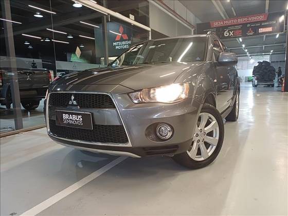MITSUBISHI OUTLANDER 3.0 4X4 V6 24V GASOLINA 4P AUTOMÁTICO