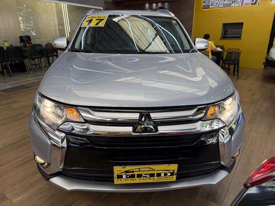 MITSUBISHI-OUTLANDER-3.0 GT 4X4 V6 24V GASOLINA 4P AUTOMÁTICO MITSUBISHI-OUTLANDER-2016