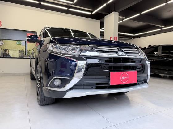 MITSUBISHI OUTLANDER 3.0 GT 4X4 V6 24V GASOLINA 4P AUTOMÁTICO