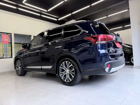 MITSUBISHI-OUTLANDER-2018