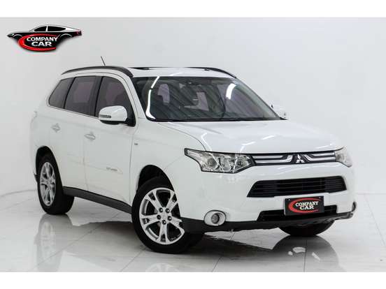 MITSUBISHI-OUTLANDER-3.0 GT 4X4 V6 24V GASOLINA 4P AUTOMÁTICO MITSUBISHI-OUTLANDER-2014