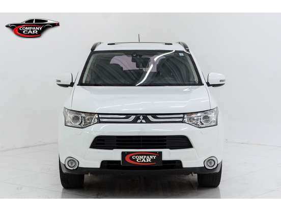 MITSUBISHI-OUTLANDER-2014