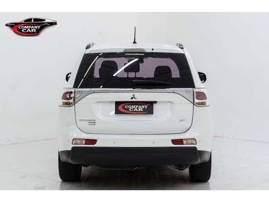 MITSUBISHI-OUTLANDER-2014