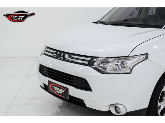 MITSUBISHI-OUTLANDER-2014