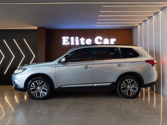 MITSUBISHI-OUTLANDER-2016