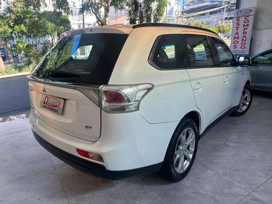 MITSUBISHI-OUTLANDER-3.0 GT 4X4 V6 24V GASOLINA 4P AUTOMÁTICO MITSUBISHI-OUTLANDER-2013