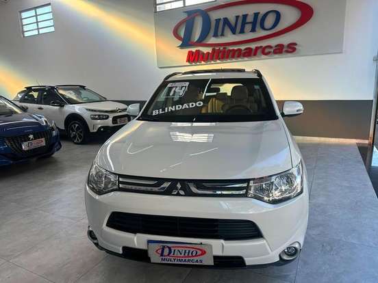 MITSUBISHI-OUTLANDER-3.0 GT 4X4 V6 24V GASOLINA 4P AUTOMÁTICO MITSUBISHI-OUTLANDER-2013