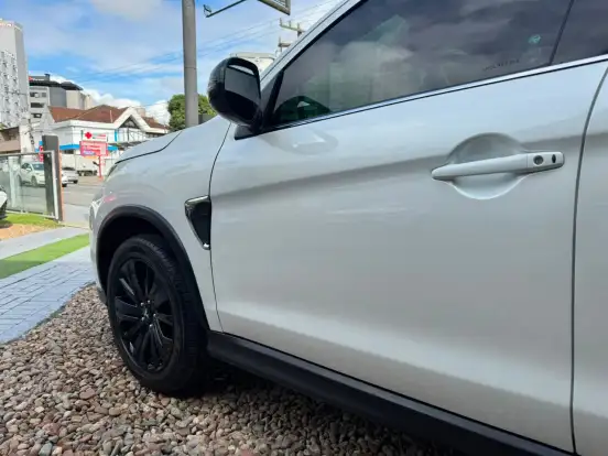 MITSUBISHI-OUTLANDER SPORT-2.0 MIVEC FLEX HPE AWD AUTOMÁTICO MITSUBISHI-OUTLANDER SPORT-2021
