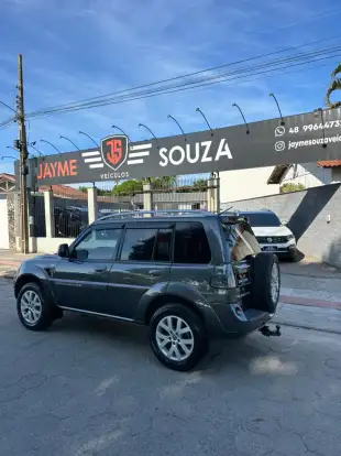 MITSUBISHI-PAJERO-2012