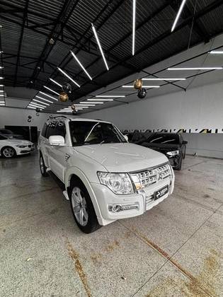 MITSUBISHI PAJERO FULL 3.2 HPE 4X4 16V TURBO INTERCOOLER DIESEL 4P AUTOMÁTICO