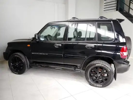 MITSUBISHI-PAJERO TR4-2004