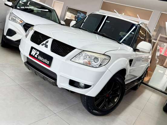 MITSUBISHI-PAJERO TR4-2.0 4X2 16V 140CV FLEX 4P AUTOMÁTICO MITSUBISHI-PAJERO TR4-2014